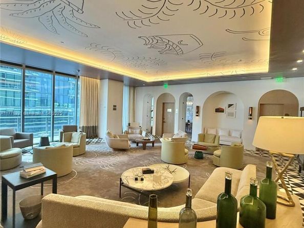 801 S Miami Ave 5209, Miami FL 33130