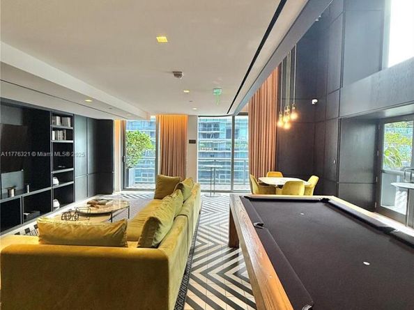 801 S Miami Ave 5209, Miami FL 33130