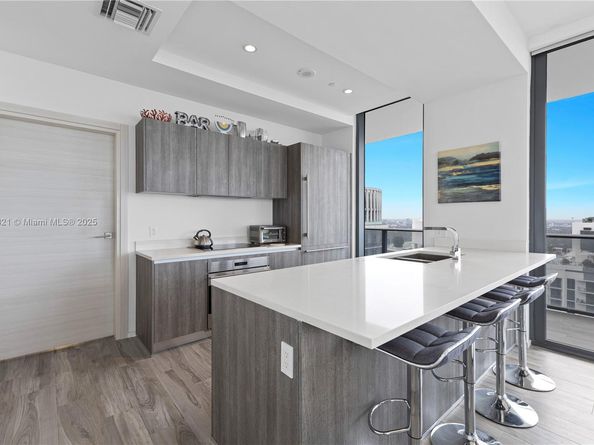 801 S Miami Ave 5209, Miami FL 33130