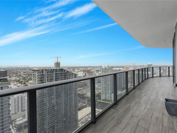 801 S Miami Ave 5209, Miami FL 33130