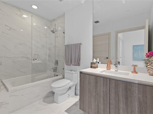 801 S Miami Ave 5209, Miami FL 33130