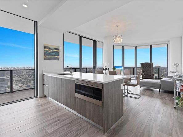 801 S Miami Ave 5209, Miami FL 33130