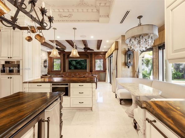 6016 Leonardo St, Coral Gables FL 33146