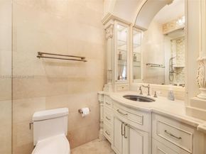 6016 Leonardo St, Coral Gables FL 33146