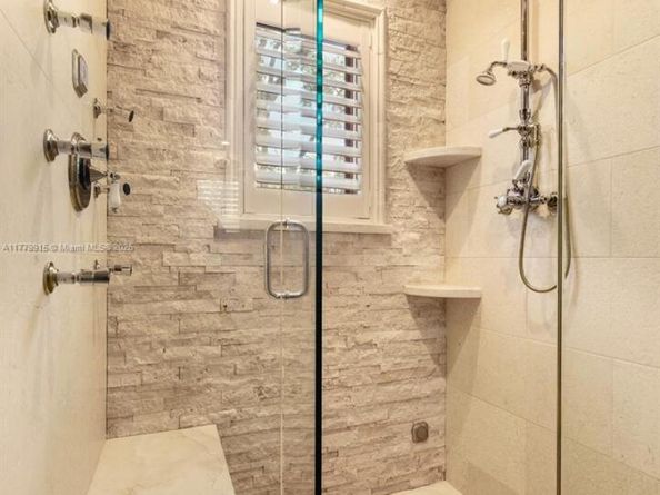6016 Leonardo St, Coral Gables FL 33146
