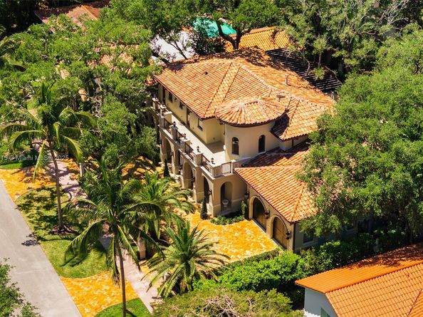 6016 Leonardo St, Coral Gables FL 33146
