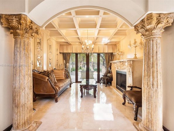 6016 Leonardo St, Coral Gables FL 33146