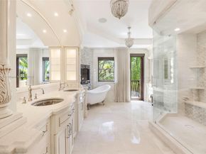 6016 Leonardo St, Coral Gables FL 33146
