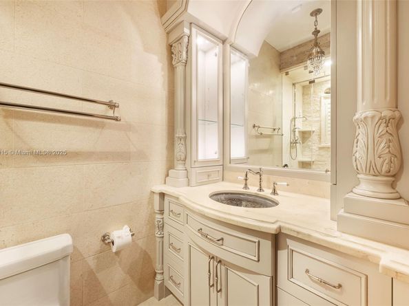 6016 Leonardo St, Coral Gables FL 33146