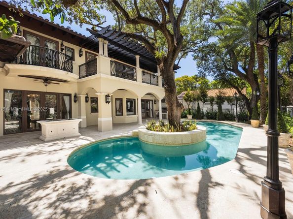 6016 Leonardo St, Coral Gables FL 33146