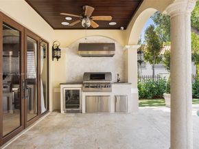 6016 Leonardo St, Coral Gables FL 33146