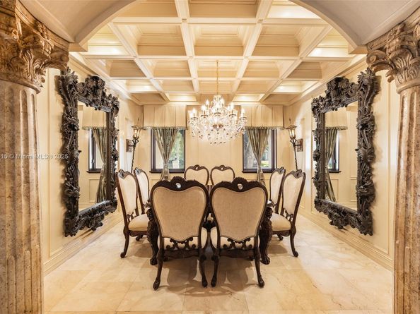 6016 Leonardo St, Coral Gables FL 33146