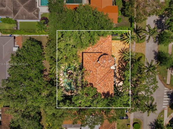 6016 Leonardo St, Coral Gables FL 33146
