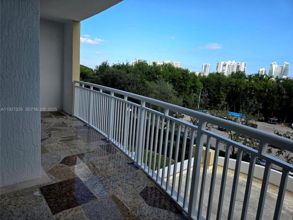 1755 E Hallandale Beach Blvd 305E, Hallandale Beach FL 33009