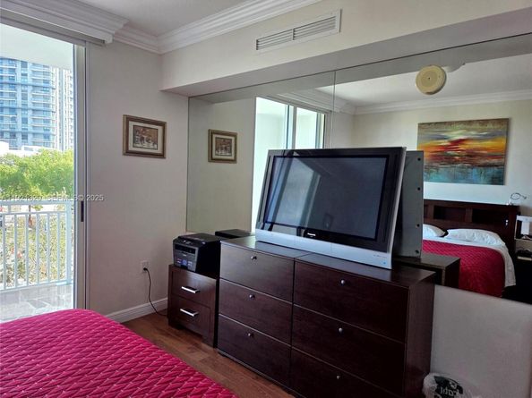 1755 E Hallandale Beach Blvd 305E, Hallandale Beach FL 33009