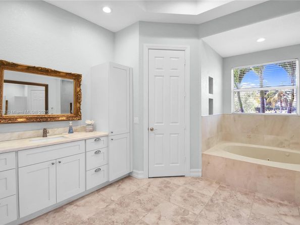 16541 SW 62nd St, Southwest Ranches FL 33331