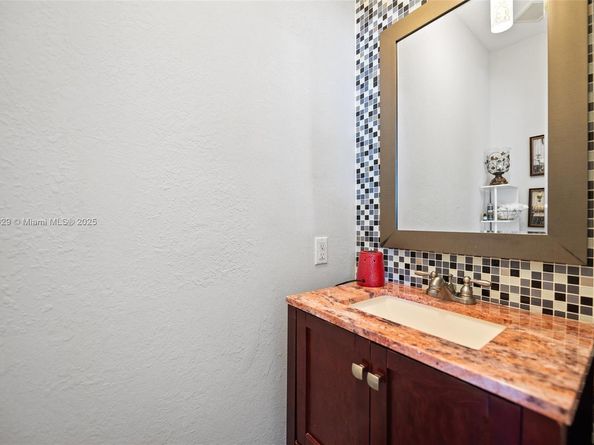 7045 SW 161 Pl, Miami FL 33193