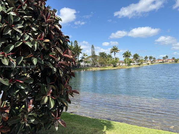 7045 SW 161 Pl, Miami FL 33193