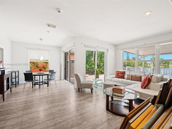 7045 SW 161 Pl, Miami FL 33193