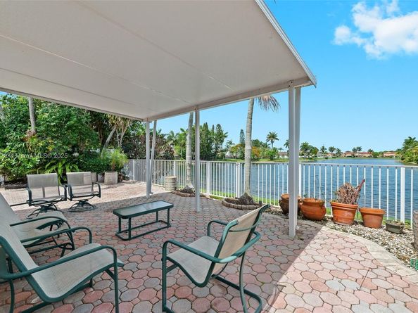 7045 SW 161 Pl, Miami FL 33193