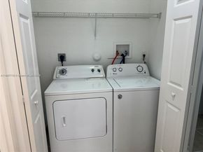 10012 NW 7th St 208, Miami FL 33172