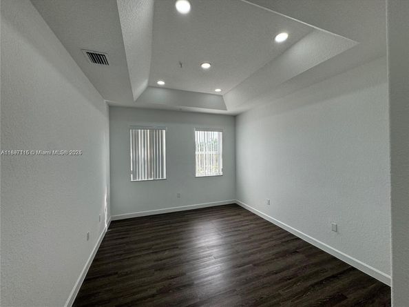 10012 NW 7th St 208, Miami FL 33172