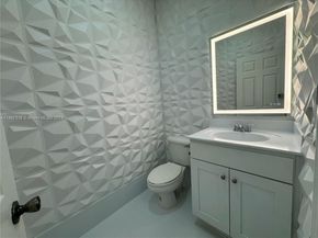 10012 NW 7th St 208, Miami FL 33172