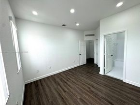 10012 NW 7th St 208, Miami FL 33172