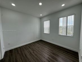 10012 NW 7th St 208, Miami FL 33172