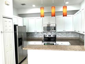 10012 NW 7th St 208, Miami FL 33172