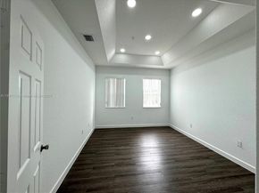 10012 NW 7th St 208, Miami FL 33172