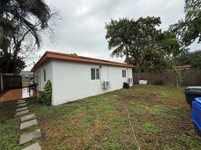 2534 Mckinley St, Hollywood FL 33020