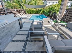 3245 SW 23rd St B, Miami FL 33145