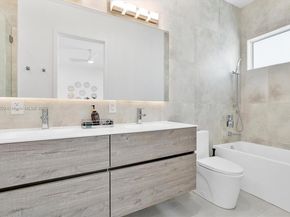 3245 SW 23rd St B, Miami FL 33145