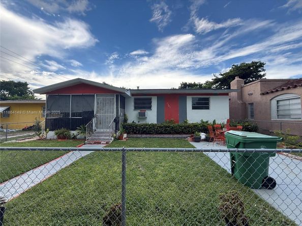 1781 NW 49th St, Miami FL 33142