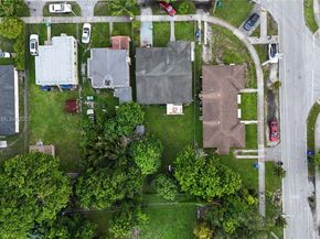 1781 NW 49th St, Miami FL 33142
