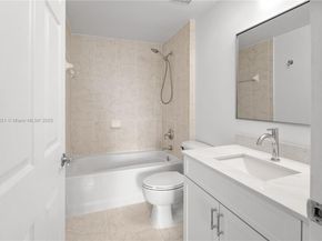 6851 SW 44th St 309, Miami FL 33155