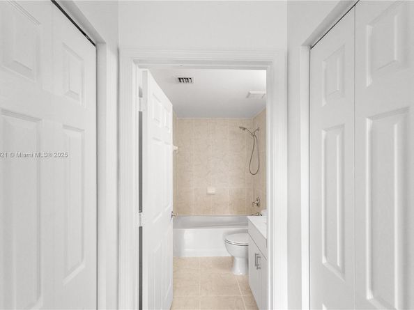6851 SW 44th St 309, Miami FL 33155