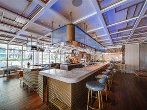 6801 Collins Ave 1110 (Door 1106), Miami Beach FL 33141