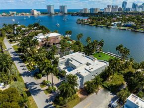 929 N Southlake Dr, Hollywood FL 33019