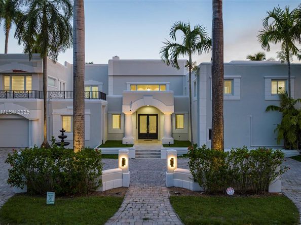 929 N Southlake Dr, Hollywood FL 33019