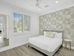 929 N Southlake Dr, Hollywood FL 33019