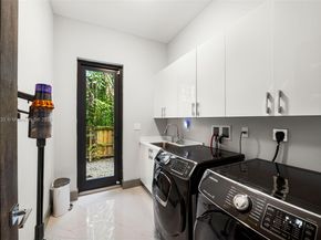 4185 Ventura Ave, Coconut Grove FL 33133