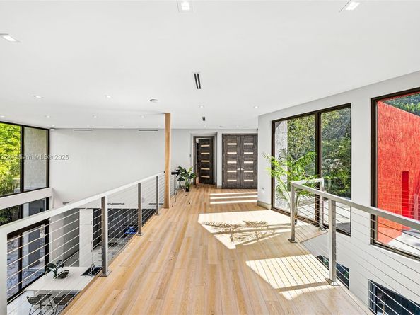 4185 Ventura Ave, Coconut Grove FL 33133