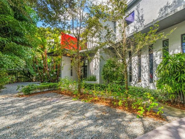 4185 Ventura Ave, Coconut Grove FL 33133