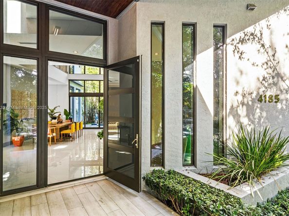 4185 Ventura Ave, Coconut Grove FL 33133