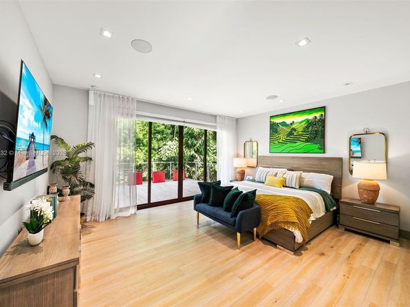 4185 Ventura Ave, Coconut Grove FL 33133