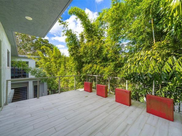 4185 Ventura Ave, Coconut Grove FL 33133