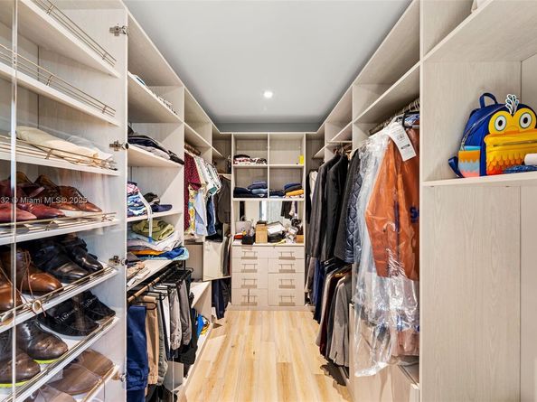 4185 Ventura Ave, Coconut Grove FL 33133