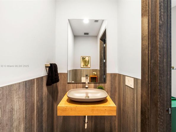 4185 Ventura Ave, Coconut Grove FL 33133